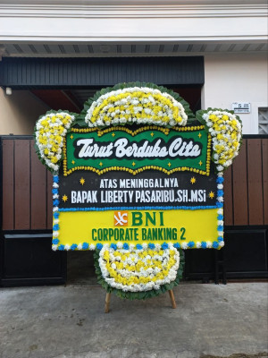 Papan Bunga Duka di Panggung Kidul