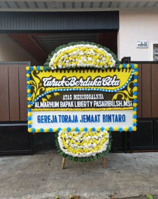 Papan Bunga Duka di Panggung Kidul