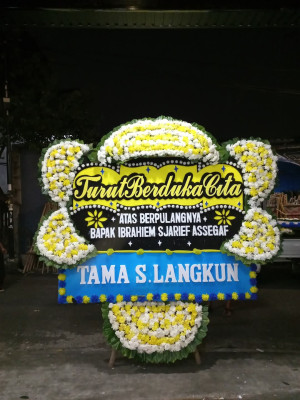 Papan Bunga Duka di Panggung Kidul
